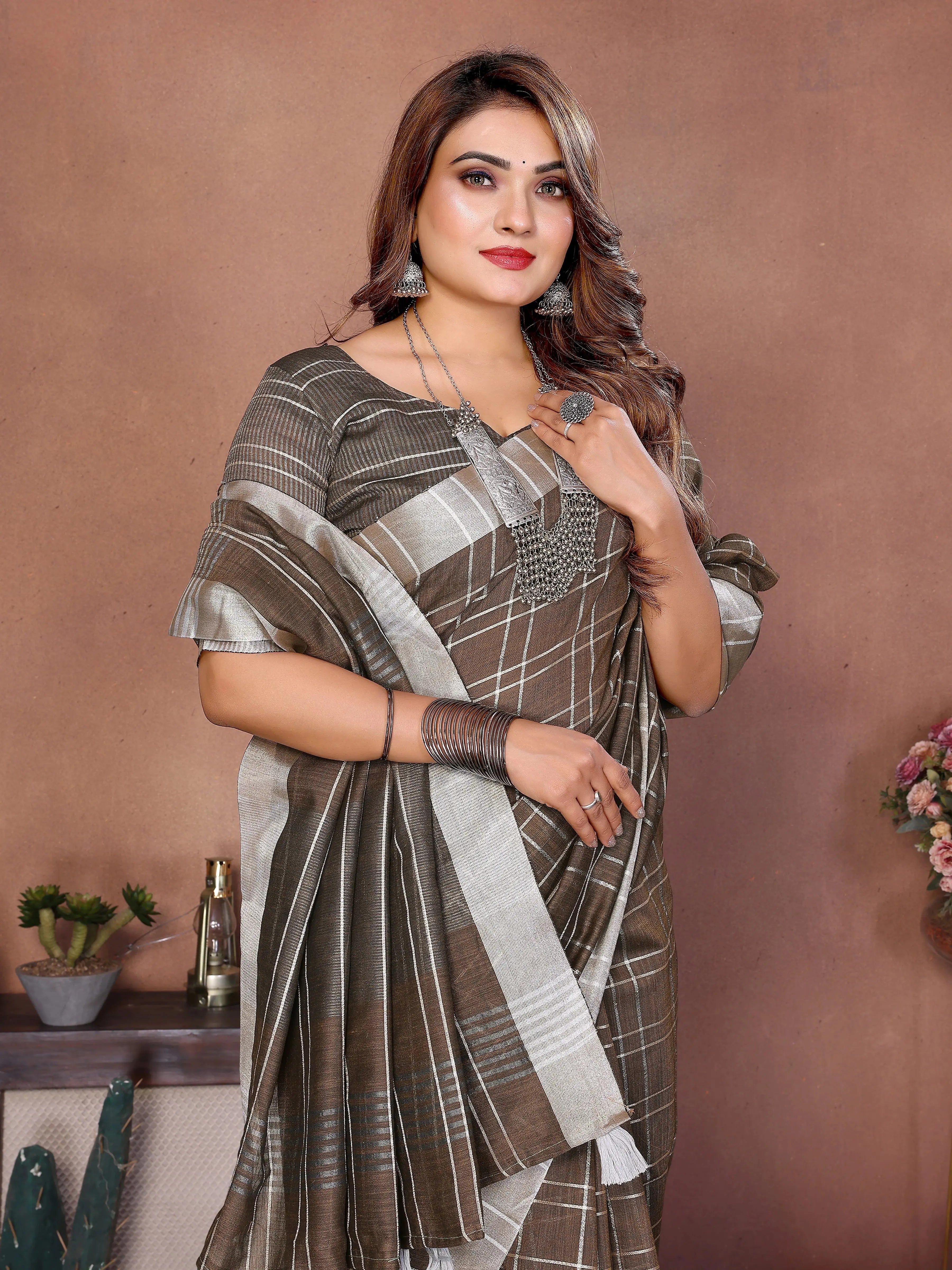 Mehendi Ached Weaving Soft Linen Saree - kalyanja